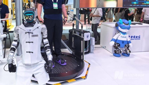 信德 中国电信柯瑞文：AI产业面临多元风险，亟需构建端到端安全保障体系